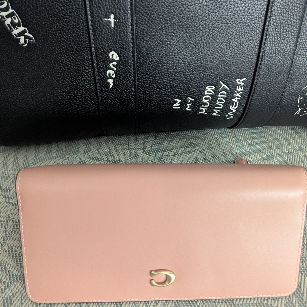 Essential Slim Wallet - Picture 11 of 16